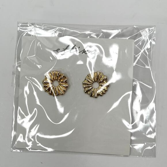 Ettika Fashion Jewelry Gold Flower Circle Post Pierced Earrings GTE2802 NWT - Picture 3 of 4